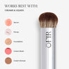 Image for "Works Best With:. Text reads "Creams & Liquids" and follows a list "Serum", "Primer", "Foundation", "Cream Blush", and "Cream Bronzer"