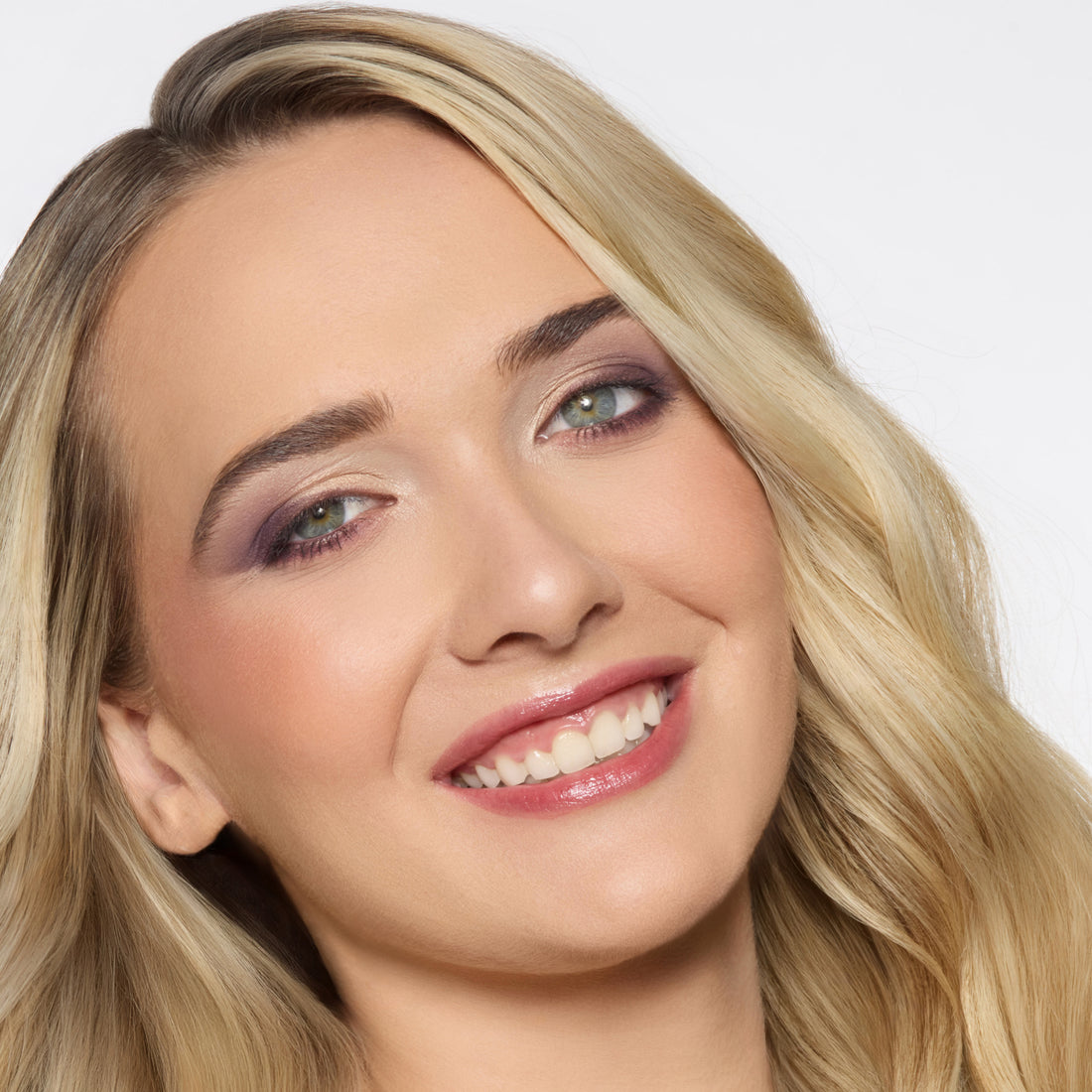 A full face of the Simple Six Set: Floral Bite on the eyes, Cheek Tones on the cheeks